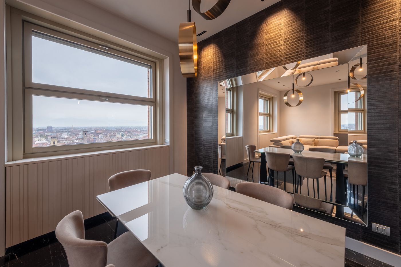 Luxury Apartment with balcony