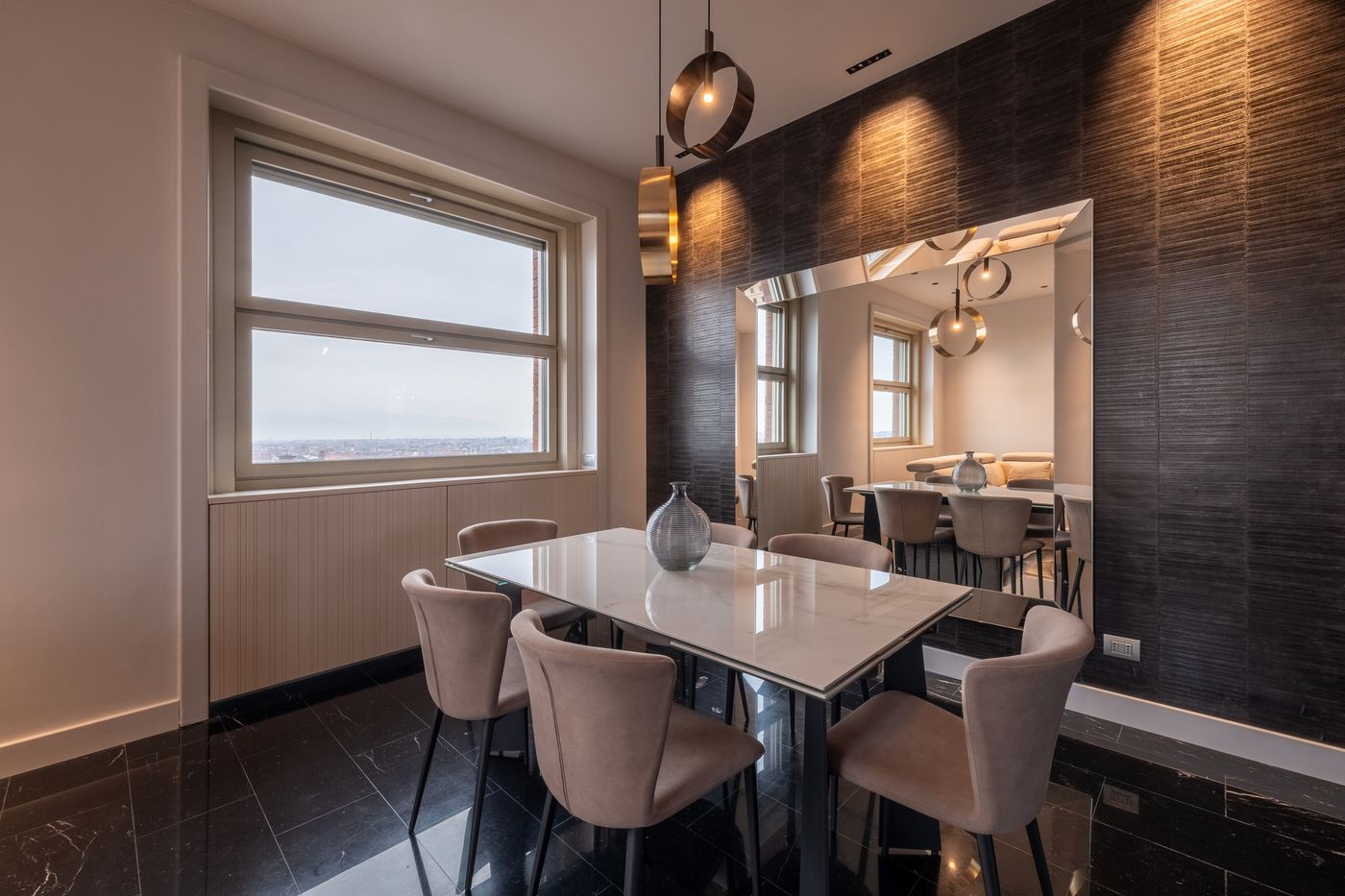 Luxury Apartment with balcony