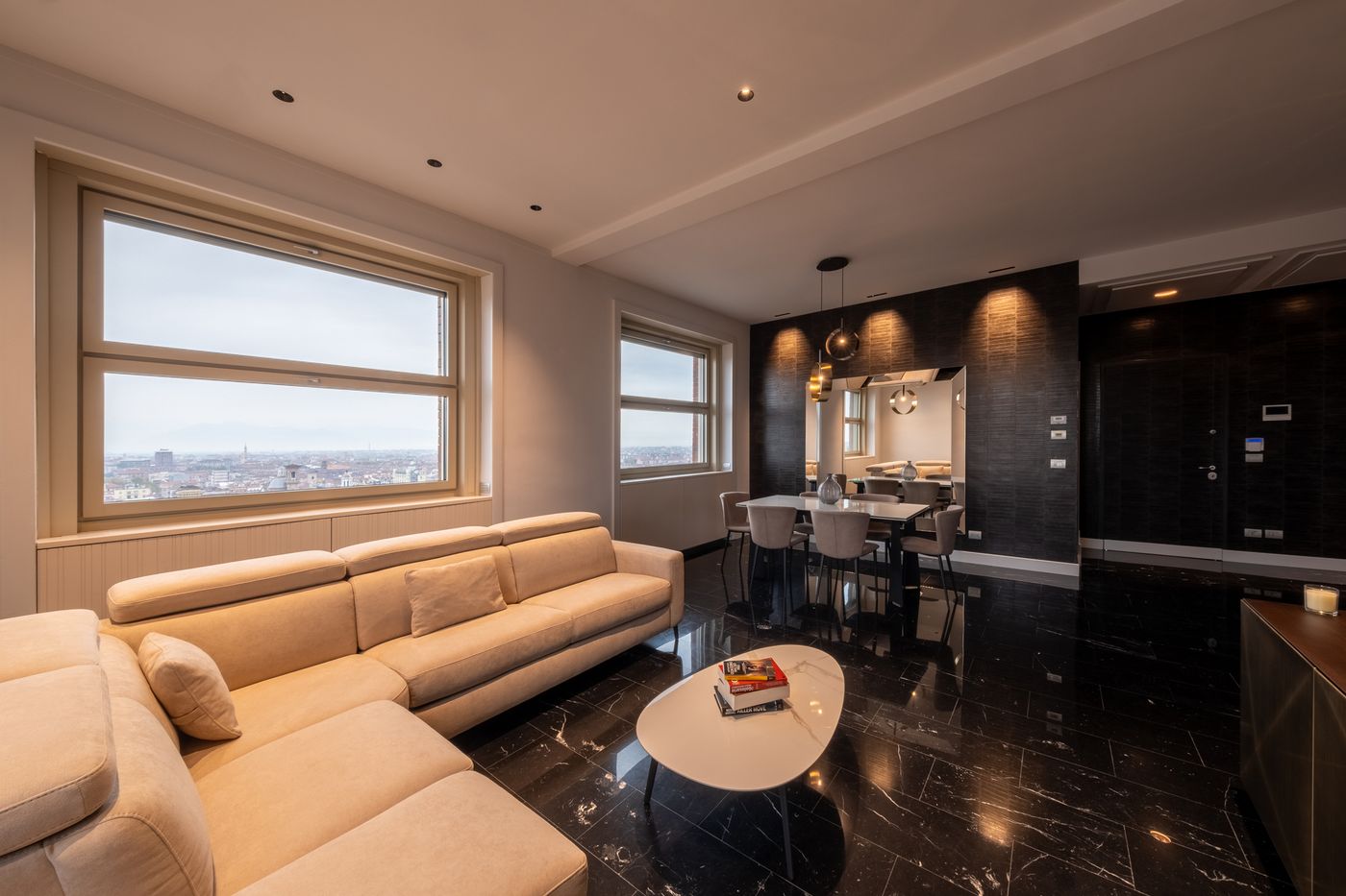 Luxury Apartment with balcony