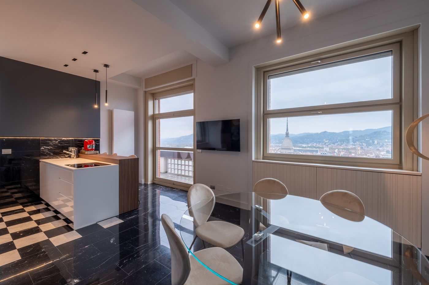 Luxury Apartment with balcony